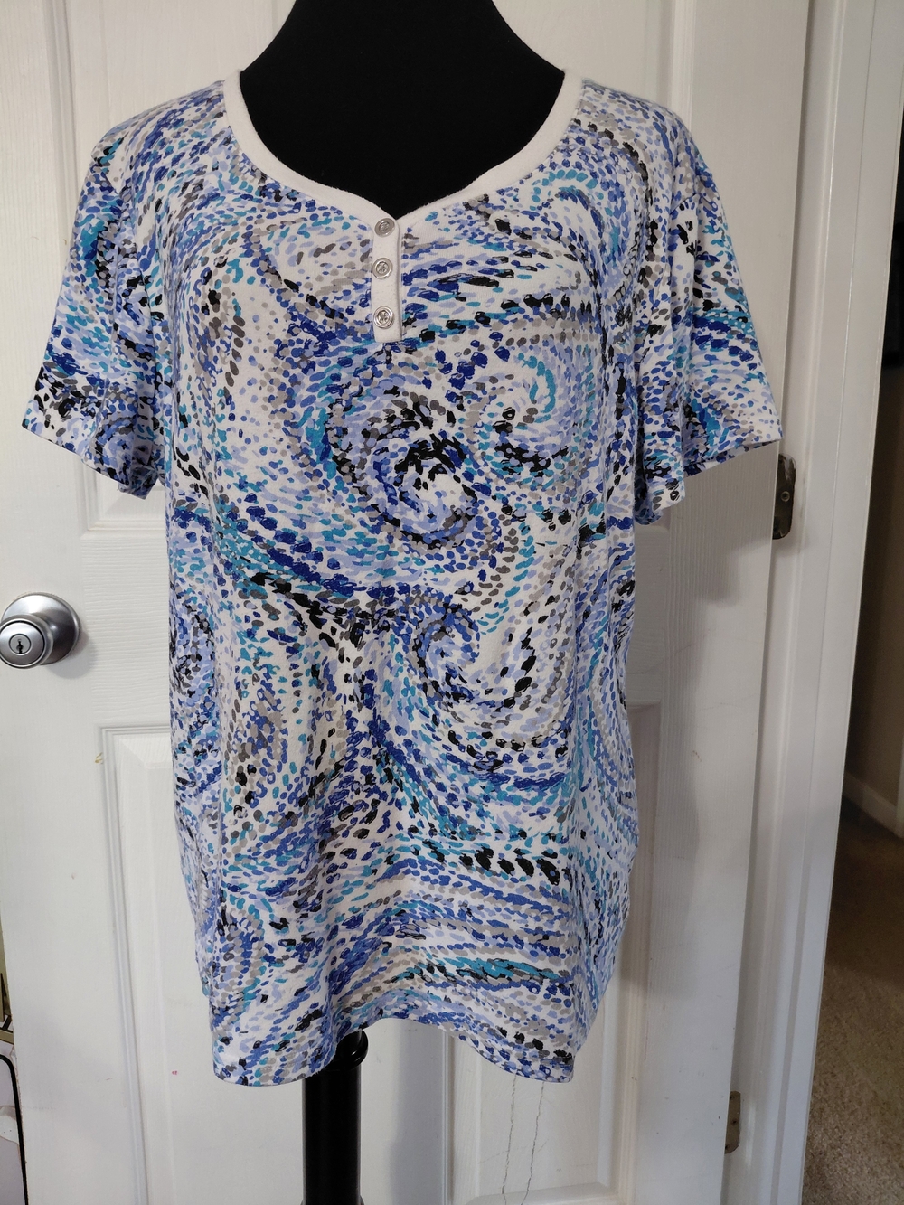Karen Scott Blue, White and Black Swirl Henley Short Sleeve Tee